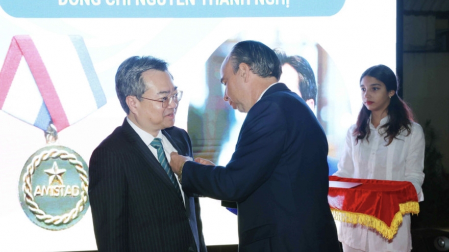 Cuban Ambassador bestows Friendship Medal on Party official